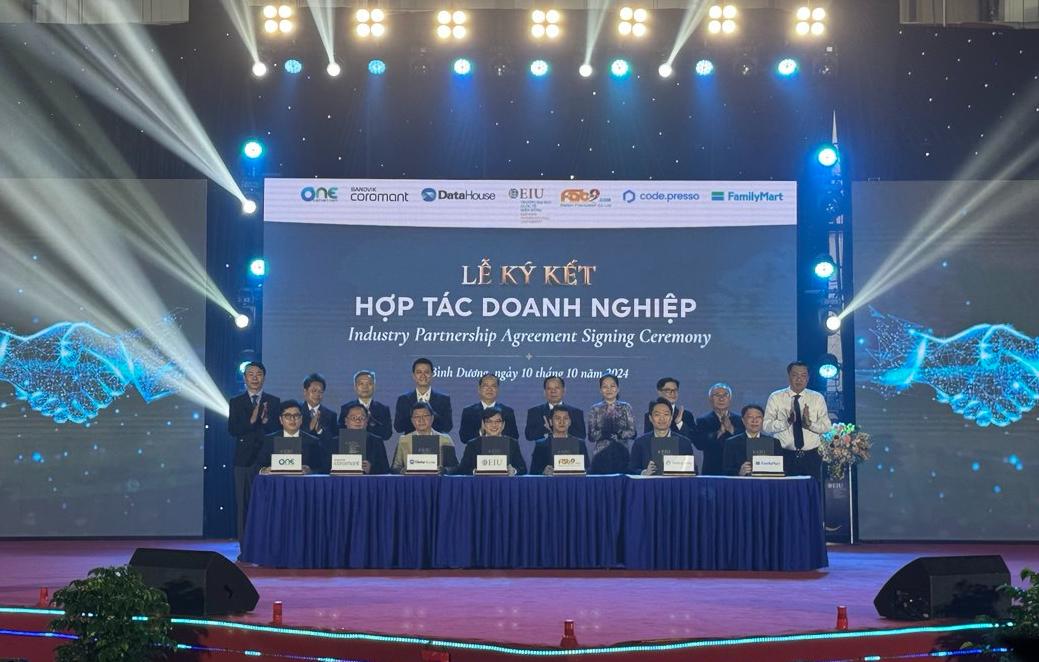 OneCAD Ký kết MOU với EIU