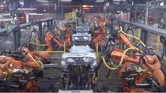 Dây chuyền hàn bấm thân xe với Robot