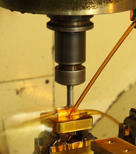 Gia công điện cực trên máy CNC