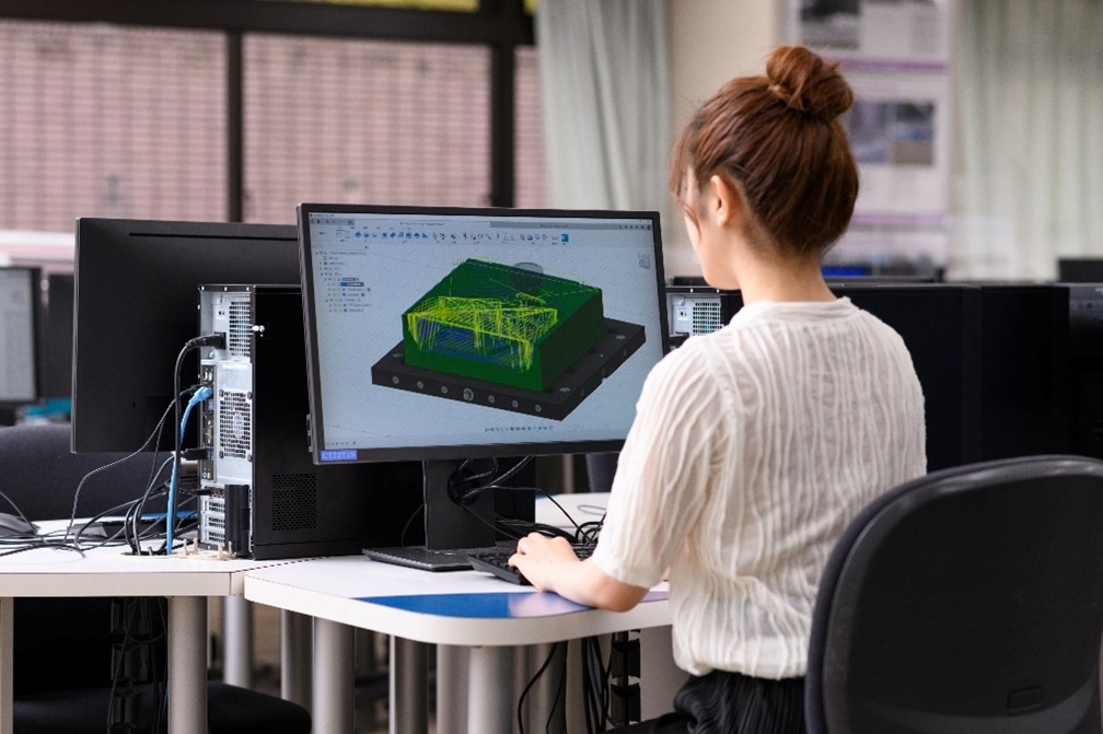 Hình ảnh mô tả người sử dụng Fusion 360
