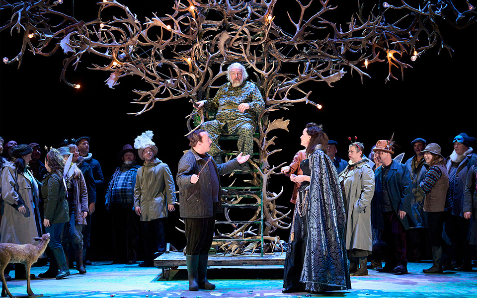 Hình ảnh trong vở kịch Verdi’s Falstaff do Opera North sản xuất
