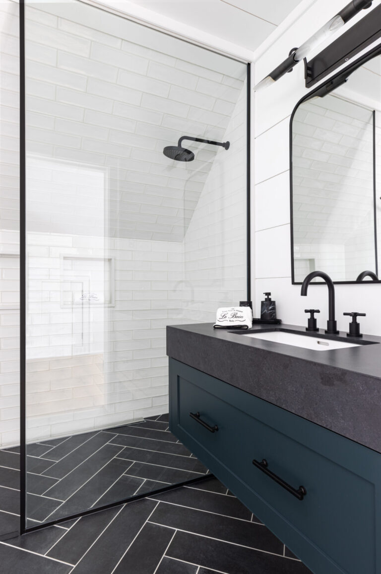 Không gian phòng tắm được thiết kế bởi RB Design
