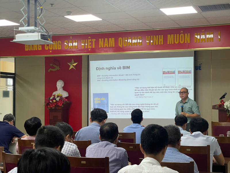 TS. Tạ Ngọc Bình - Trưởng phòng Nghiên cứu Kinh tế đầu tư và Xây dựng số, Viện Kinh tế Xây dựng chia sẻ tại hội thảo
