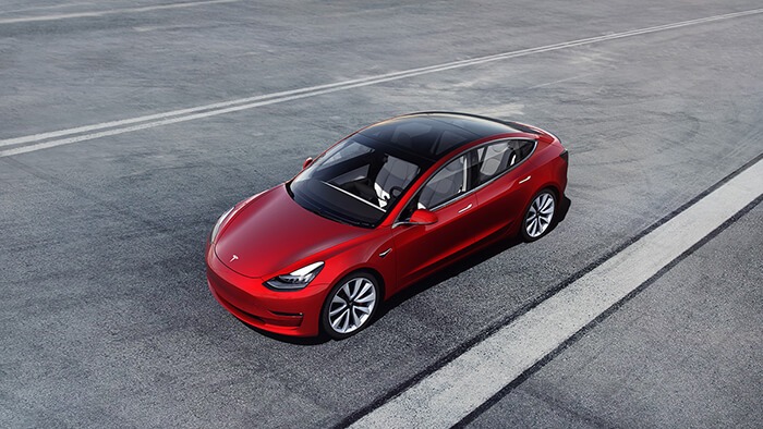 Việc tự động hóa quá mức của Tesla Model 3 đã phản tác dụng, dẫn đến việc sản xuất bị đình trệ 